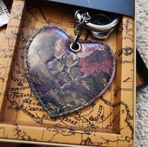 Patricia Nash card holder wallet and key fob Keychain gift set - Picture 3 of 5